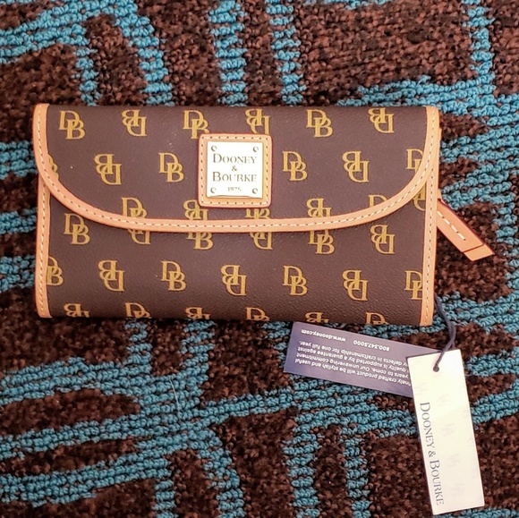 Dooney and Bourke Clutch - Picture 1 of 3